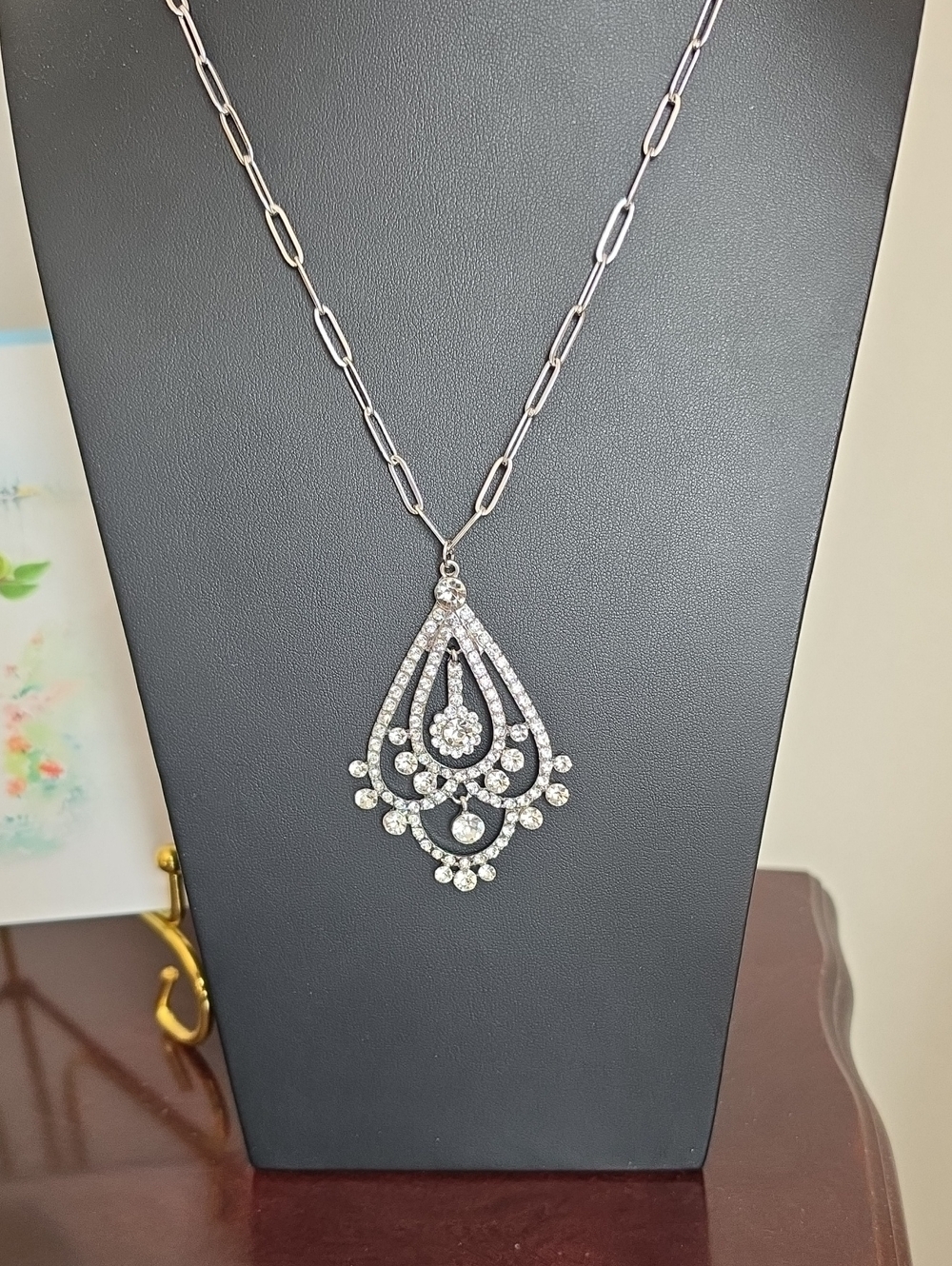 NWOT Silver Tone Crystal Chandalier Pendant Necklace